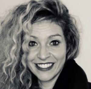Die Stimmen von Saga Storify 26 Elisabeth Breitenfelder 300x292 1